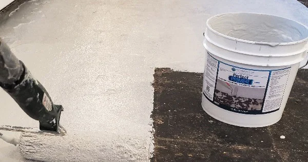 Can Asbestos Black Mastic Be Safely Removed?