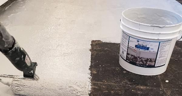 Can Asbestos Black Mastic Be Safely Removed?